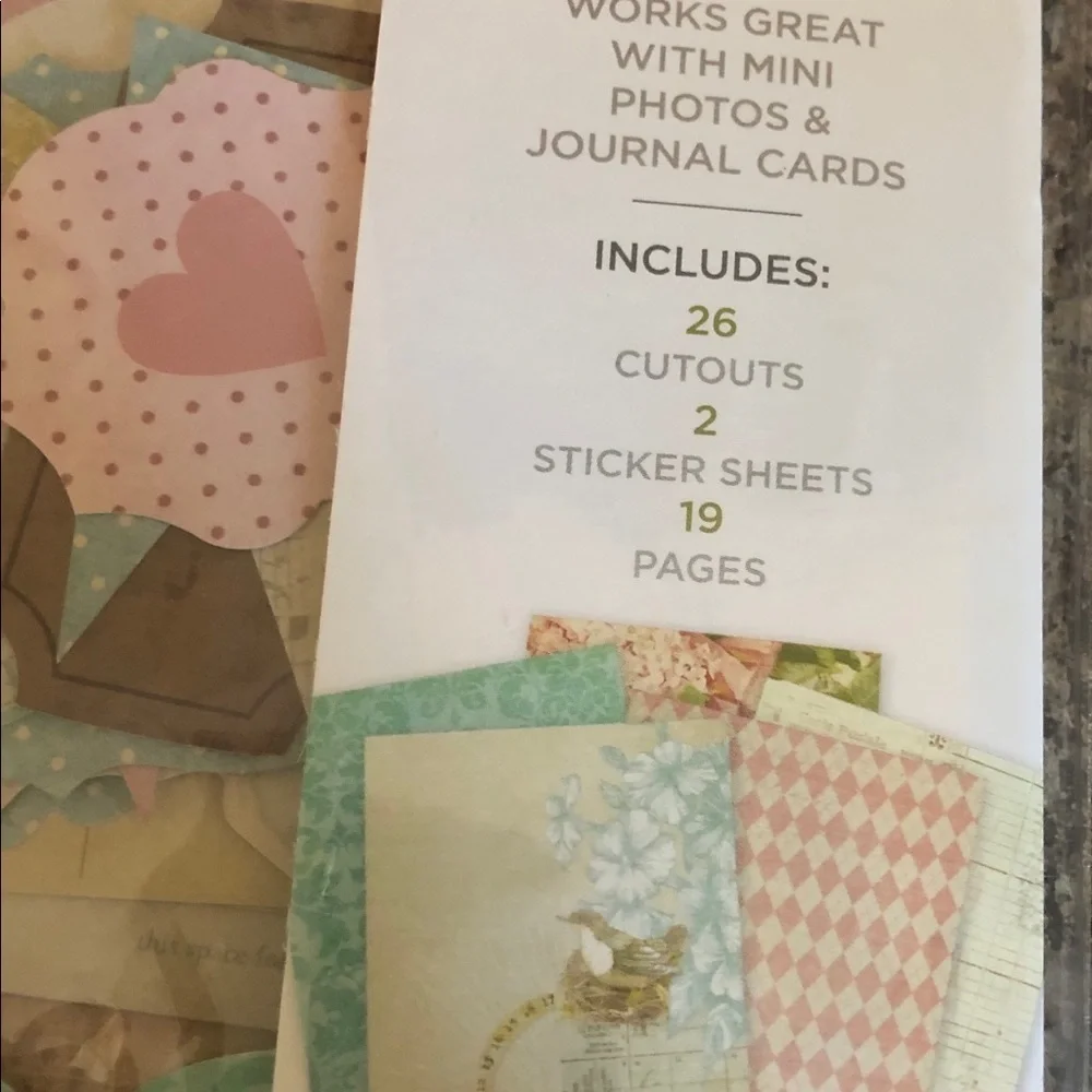 DCWV Vintage Mini Scrapbook 5X7 Stickers 19 Pages Hobbiest TRAVEL